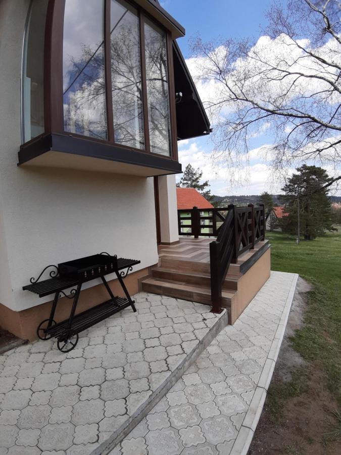 Maison Alana Divcibare Exterior photo