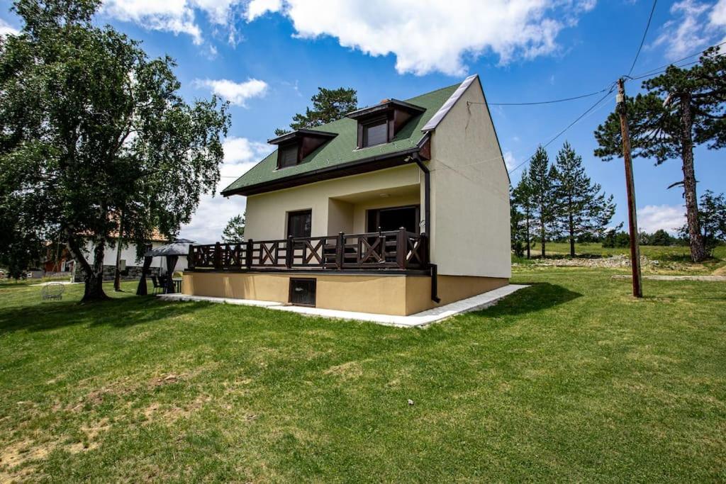 Maison Alana Divcibare Exterior photo